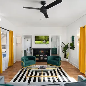 Avalon Suites Aparthotel